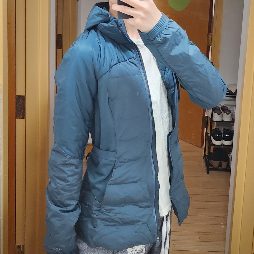 Lululemon puffer jacket size 8 turquoise